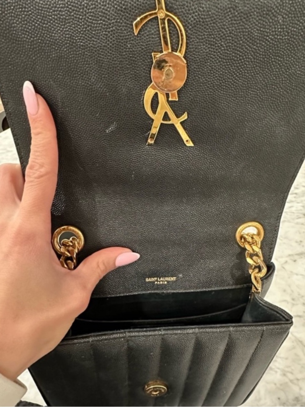 **READ** YSL medium Vicky great condition - Picture 4 of 6